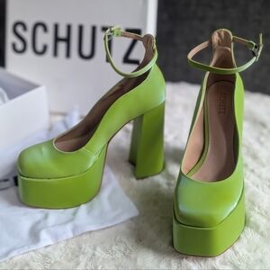 NIB Schutz Darlene Ankle Strap Pump in Green Size 10